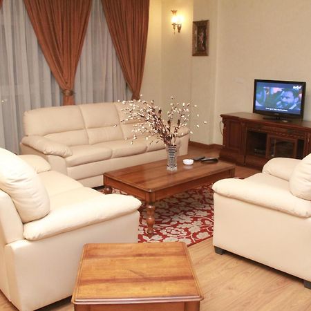 Solmile Family Guest House แอดดิสอาบาบา ภายนอก รูปภาพ