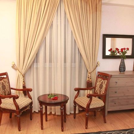 Solmile Family Guest House แอดดิสอาบาบา ภายนอก รูปภาพ