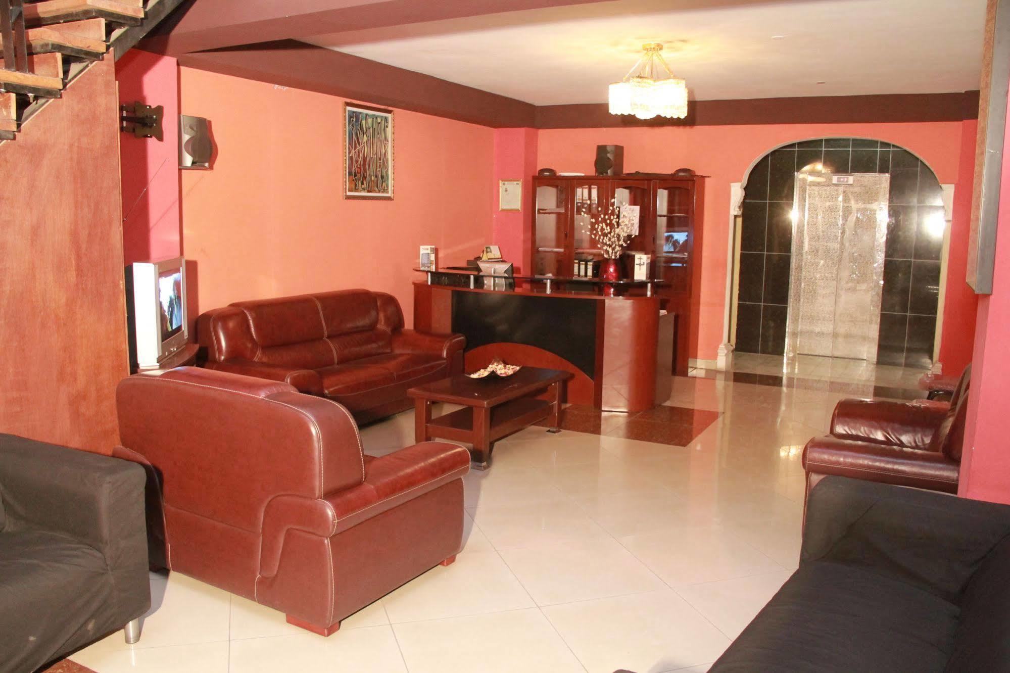 Solmile Family Guest House แอดดิสอาบาบา ภายนอก รูปภาพ