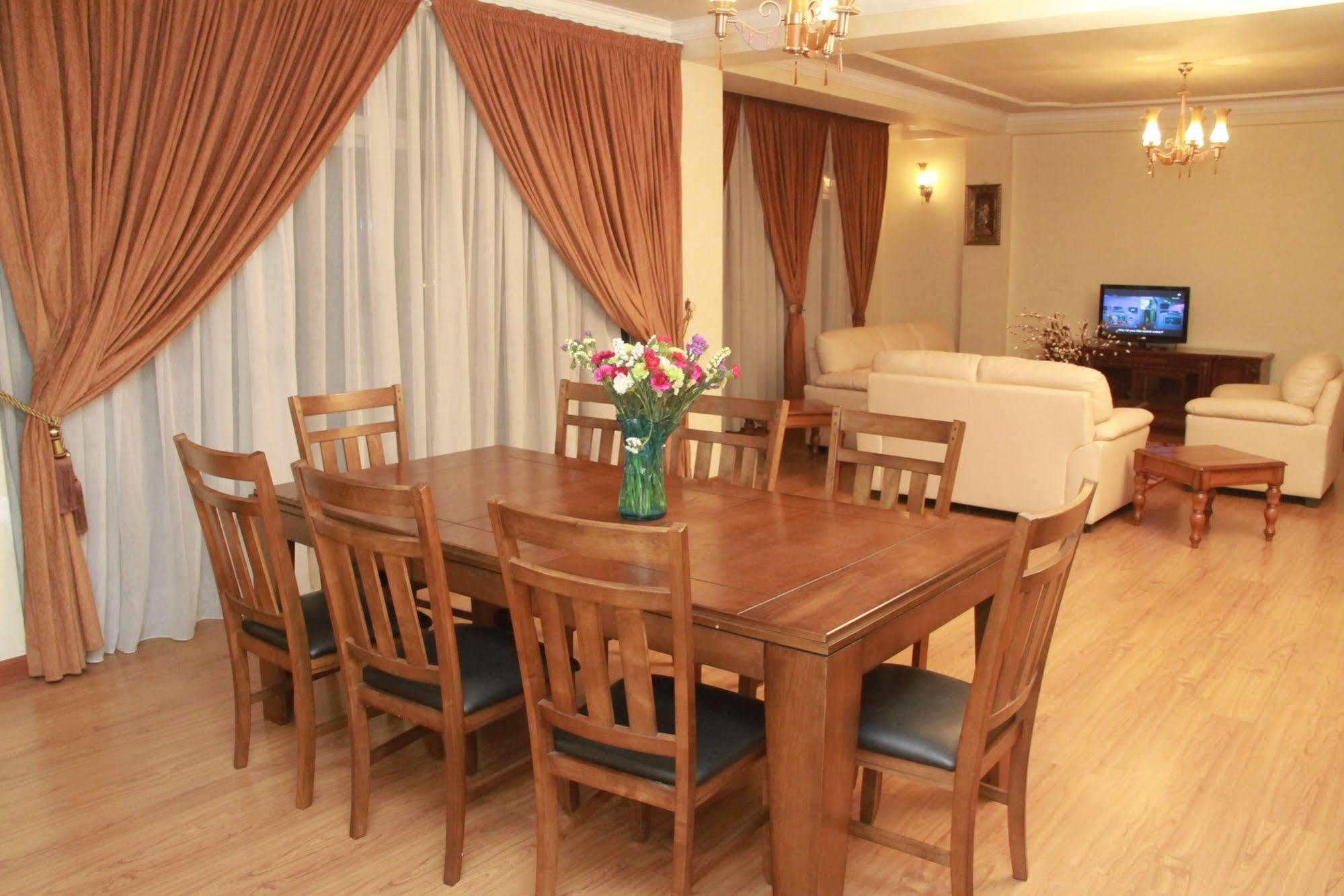 Solmile Family Guest House แอดดิสอาบาบา ภายนอก รูปภาพ