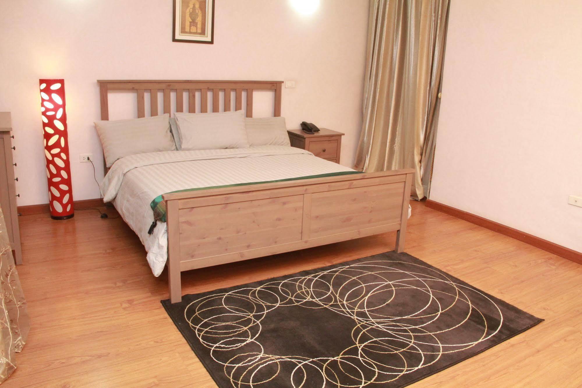 Solmile Family Guest House แอดดิสอาบาบา ภายนอก รูปภาพ