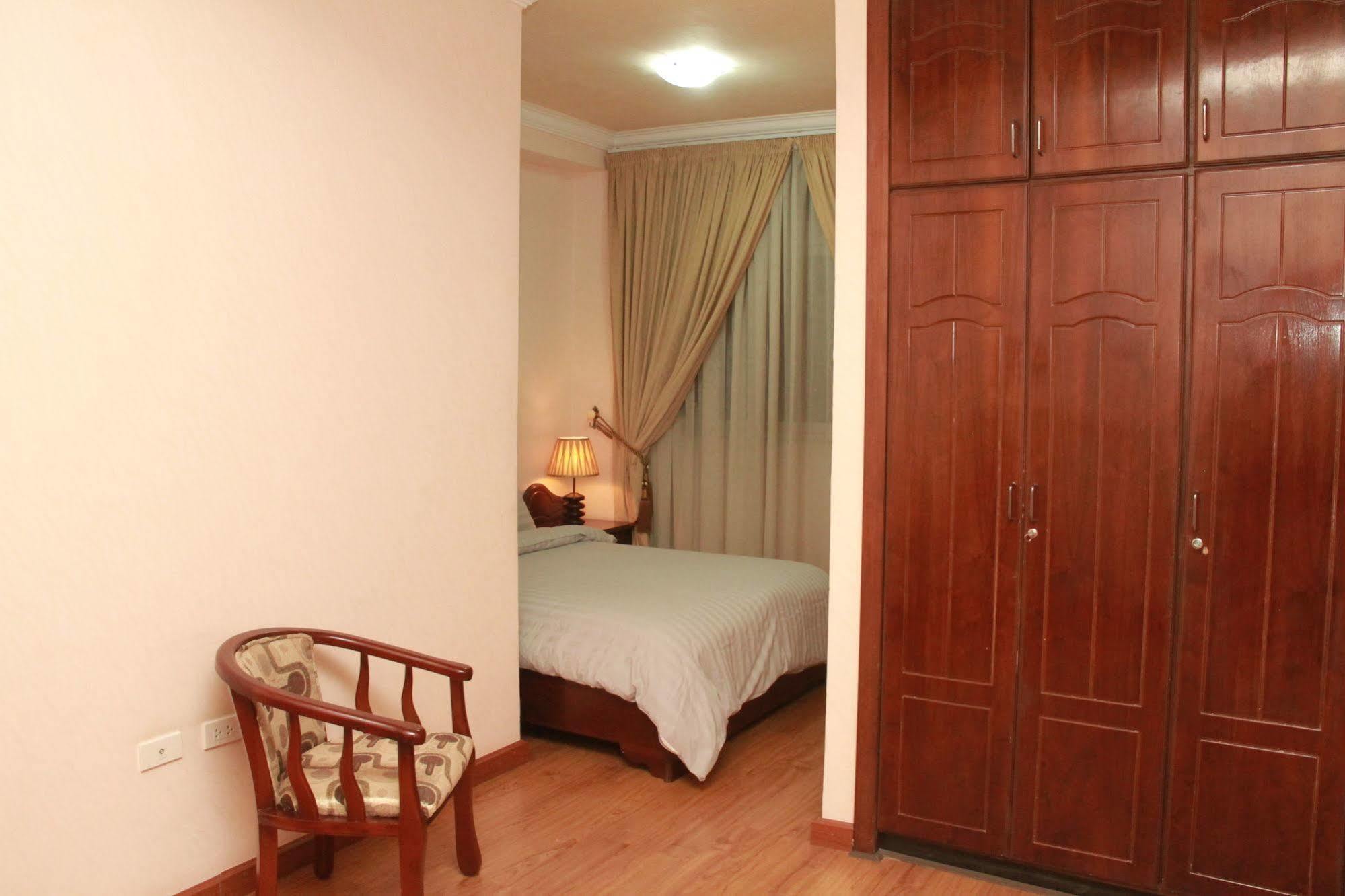 Solmile Family Guest House แอดดิสอาบาบา ภายนอก รูปภาพ