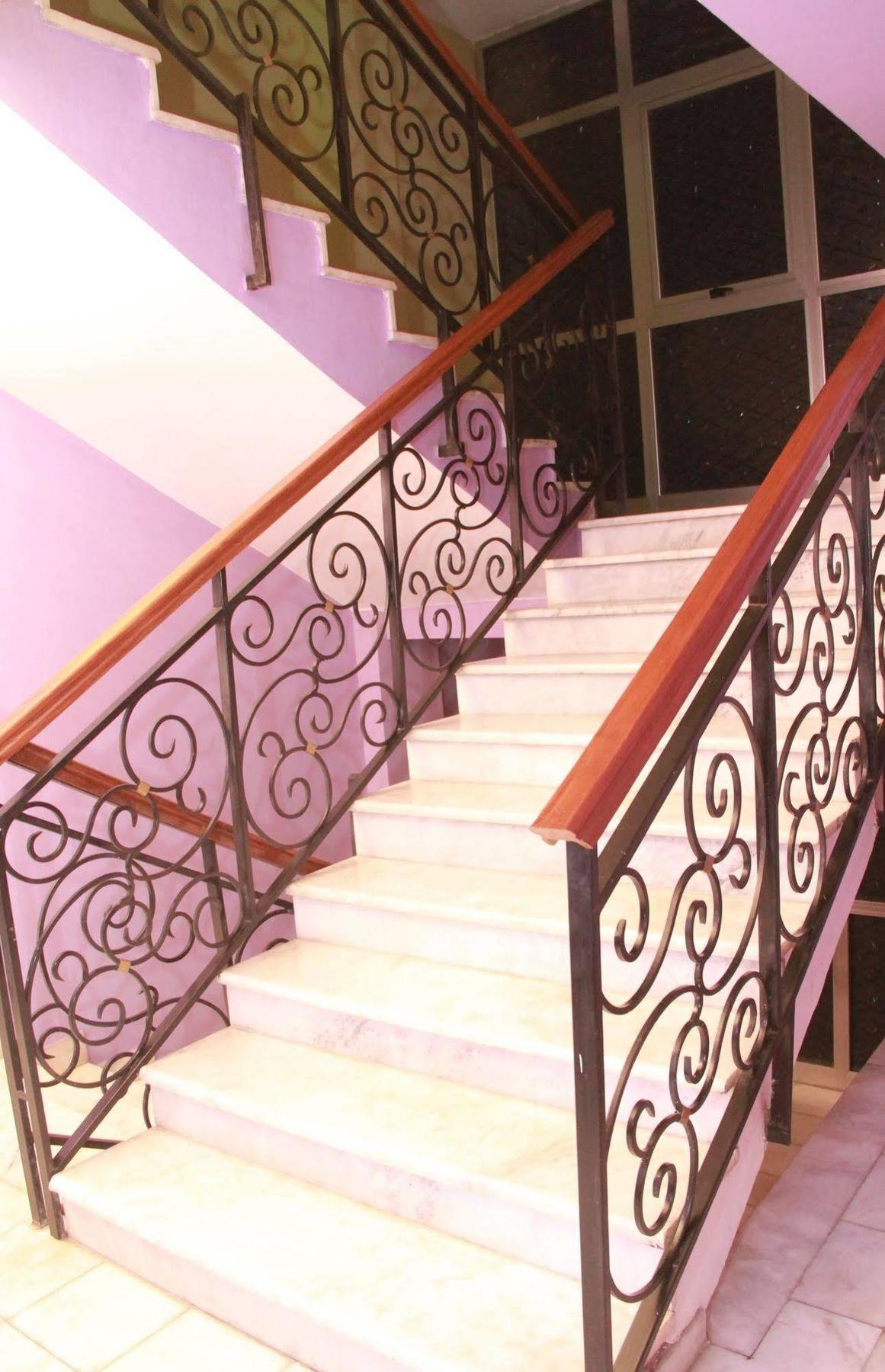 Solmile Family Guest House แอดดิสอาบาบา ภายนอก รูปภาพ
